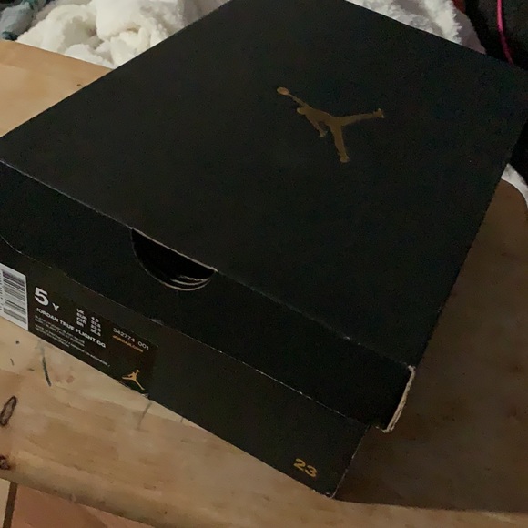 Jordan 6 - Picture 3 of 4